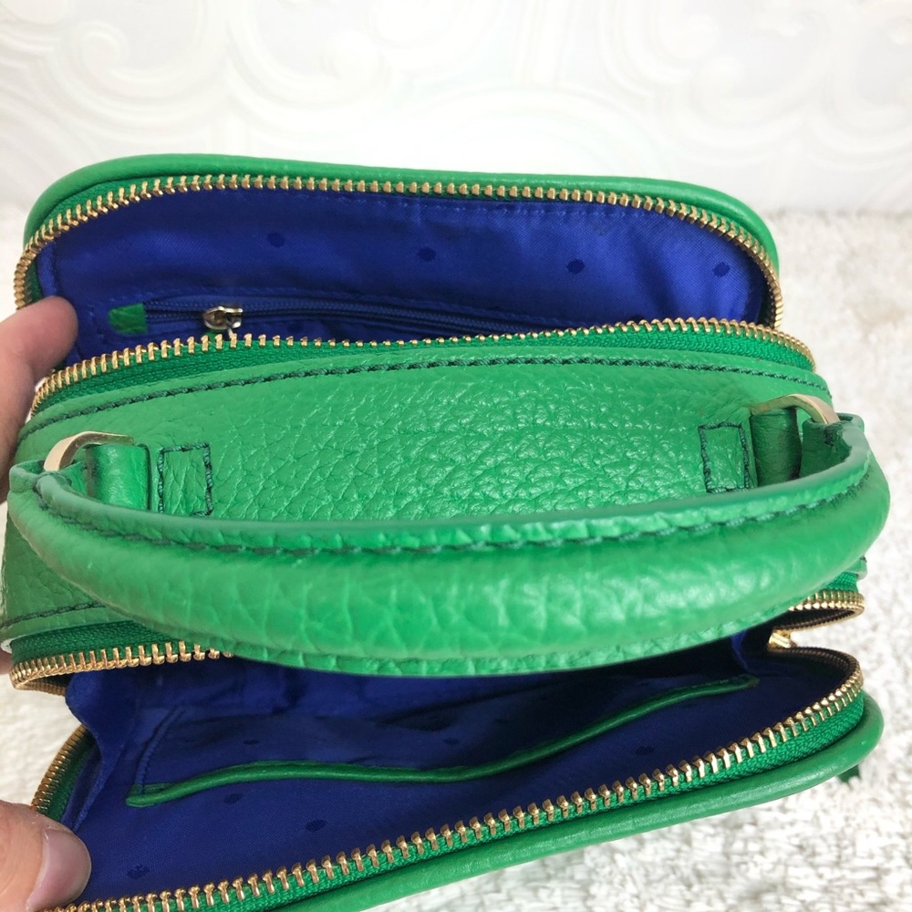 ✨SOLD✨ KATE SPADE Leather Crossbody - Picture 2 of 8